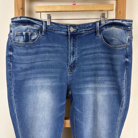 NWT Flying Monkey Vervet "Amber" Mid Rise Cropped Skinny Jeans #0887 Size 22 - Picture 2 of 4